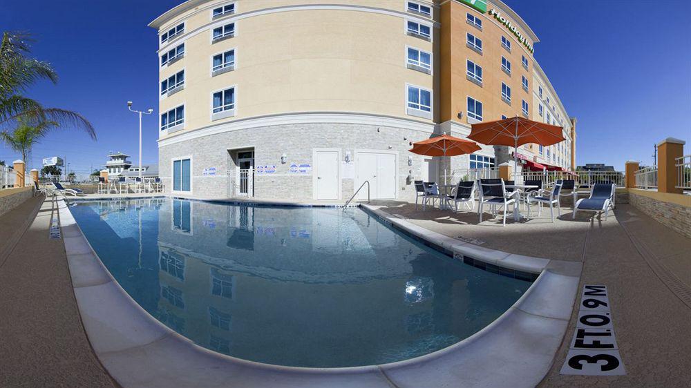 Courtyard By Marriott Houston Kemah Hotel Exterior photo
